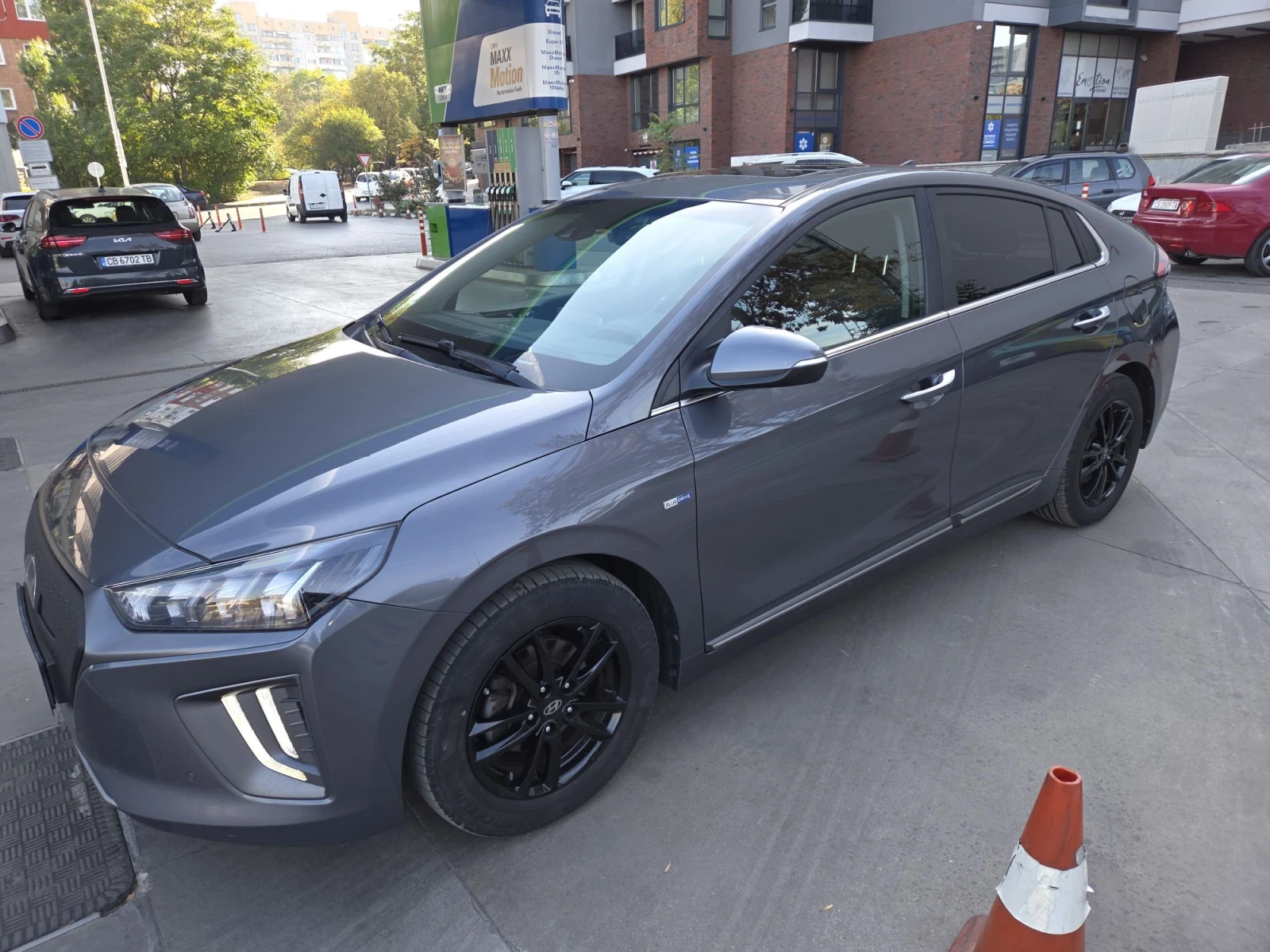Hyundai Ioniq Electric , снимка 8 - Автомобили и джипове - 56516952