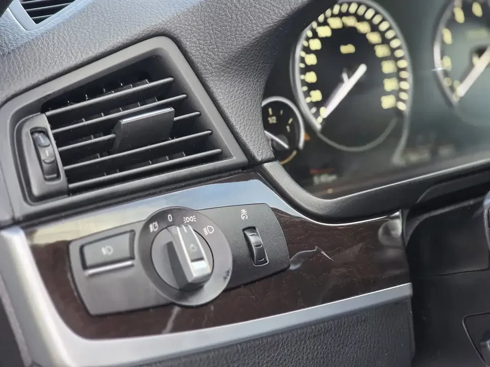 BMW 528 АвтоКредит, снимка 14 - Автомобили и джипове - 56735185