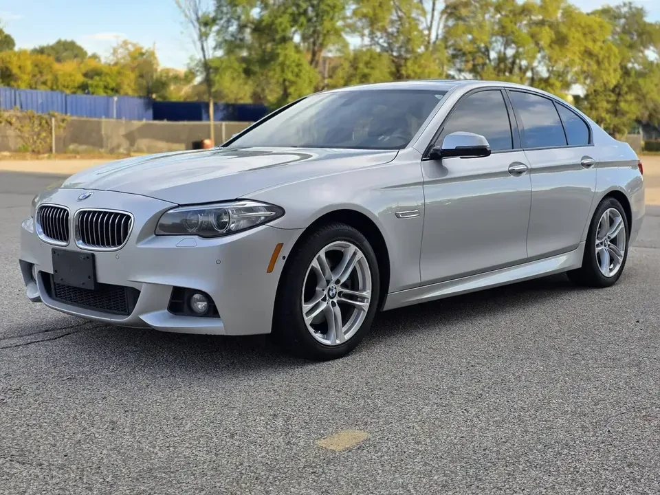 BMW 528 АвтоКредит, снимка 3 - Автомобили и джипове - 56735185