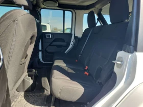 Jeep Wrangler * SAHARA * ПОДГРЕВ * ОТ ПРЕДСТАВИТЕЛСТВО , снимка 14