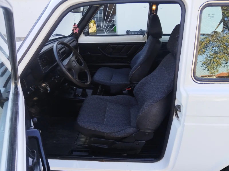 Lada Niva 1.7i, снимка 3 - Автомобили и джипове - 47752524