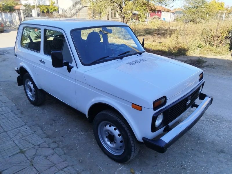 Lada Niva 1.7i, снимка 2 - Автомобили и джипове - 47752524