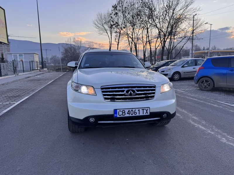 Infiniti Fx 35, снимка 3 - Автомобили и джипове - 49365523