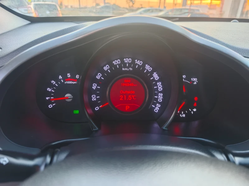 Kia Sportage 2.0 CRDI 4X4 , снимка 7 - Автомобили и джипове - 51070234