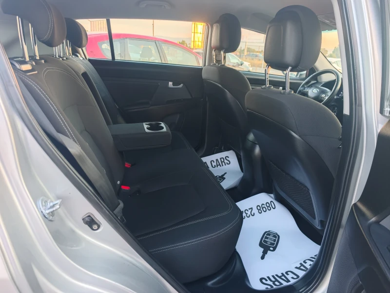 Kia Sportage 2.0 CRDI 4X4 , снимка 12 - Автомобили и джипове - 51070234