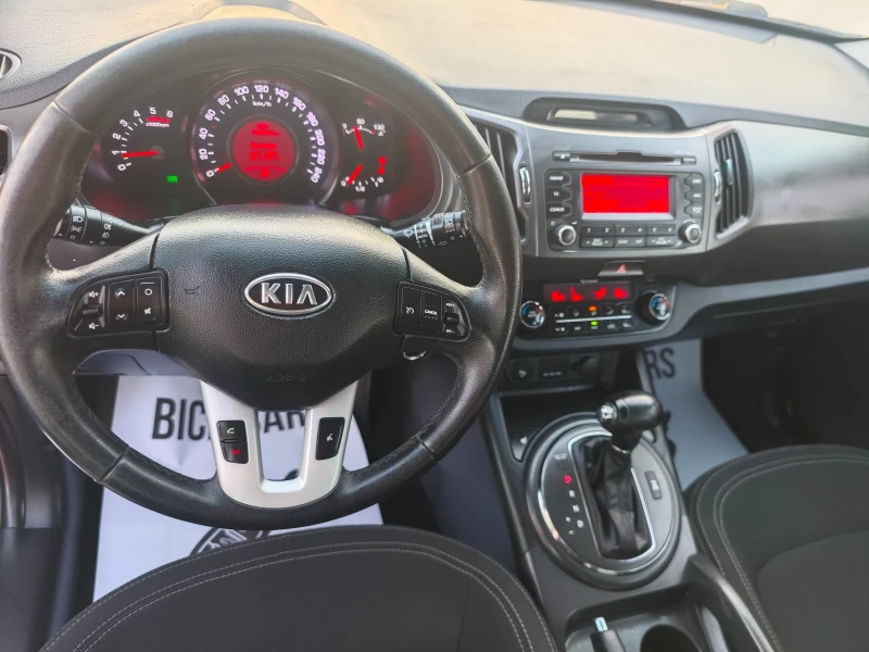 Kia Sportage 2.0 CRDI 4X4 , снимка 8 - Автомобили и джипове - 51070234