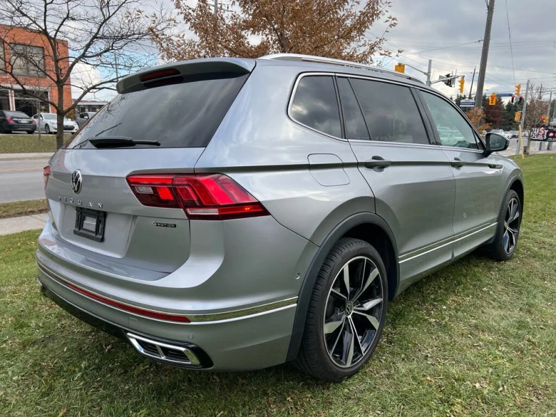 VW Tiguan * R-Line* АвтоКреди* (ЦЕНА ДО БГ), снимка 4 - Автомобили и джипове - 52511897