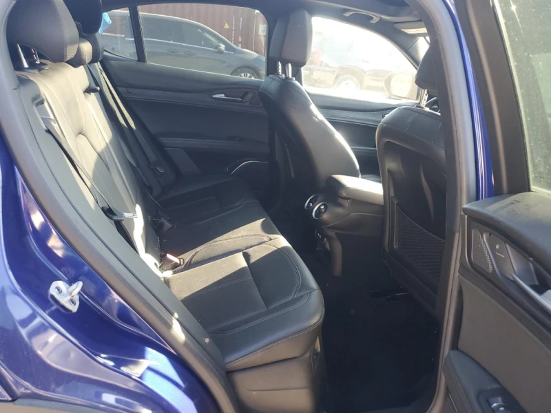 Alfa Romeo Stelvio ФИКСИРАНА ЦЕНА! КОЖА/ПОДГРЕВ/, снимка 10 - Автомобили и джипове - 53051961