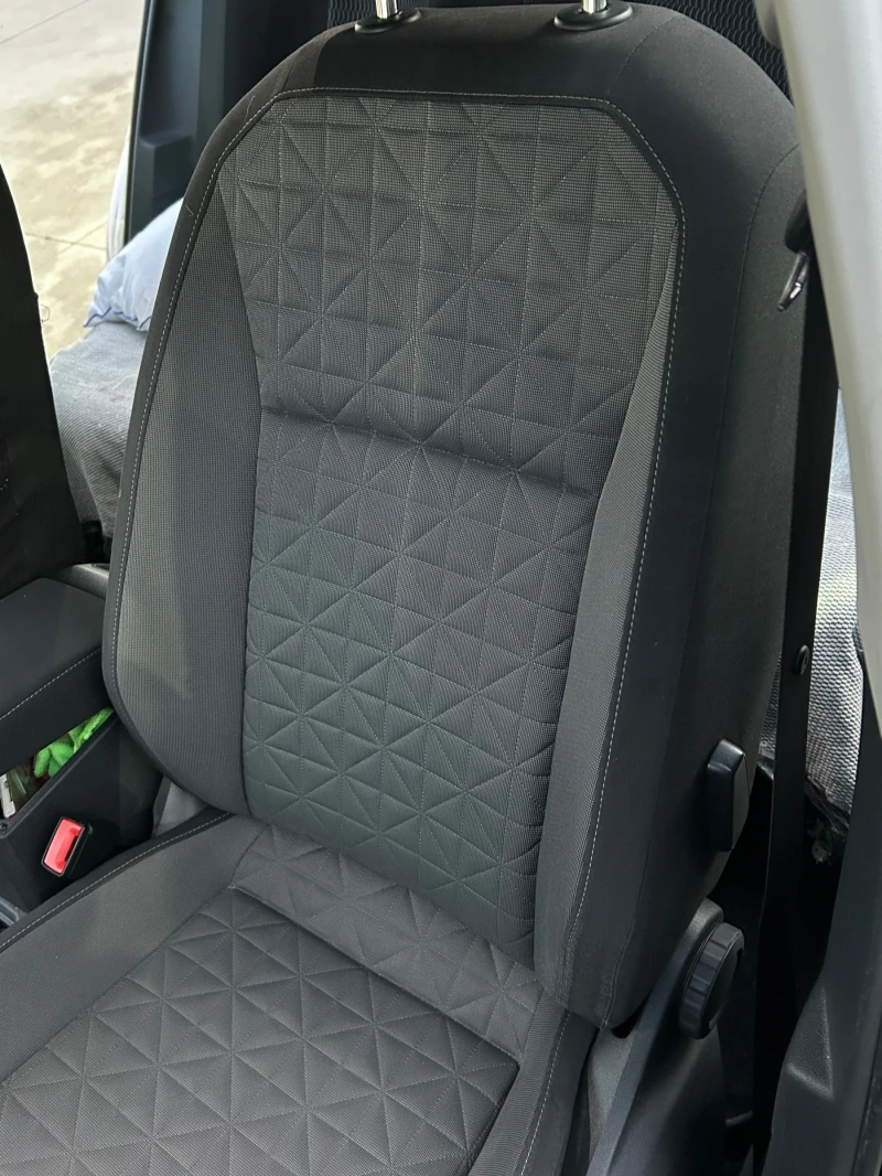 VW Tiguan, снимка 10 - Автомобили и джипове - 53144469