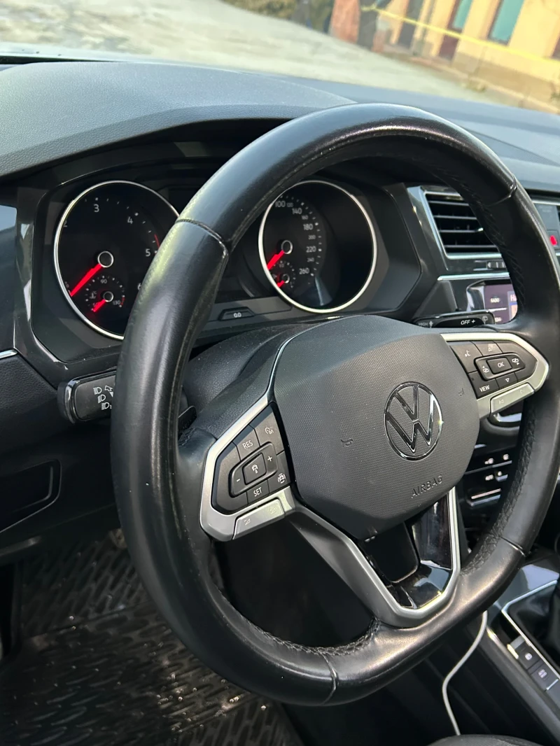 VW Tiguan, снимка 14 - Автомобили и джипове - 53144469