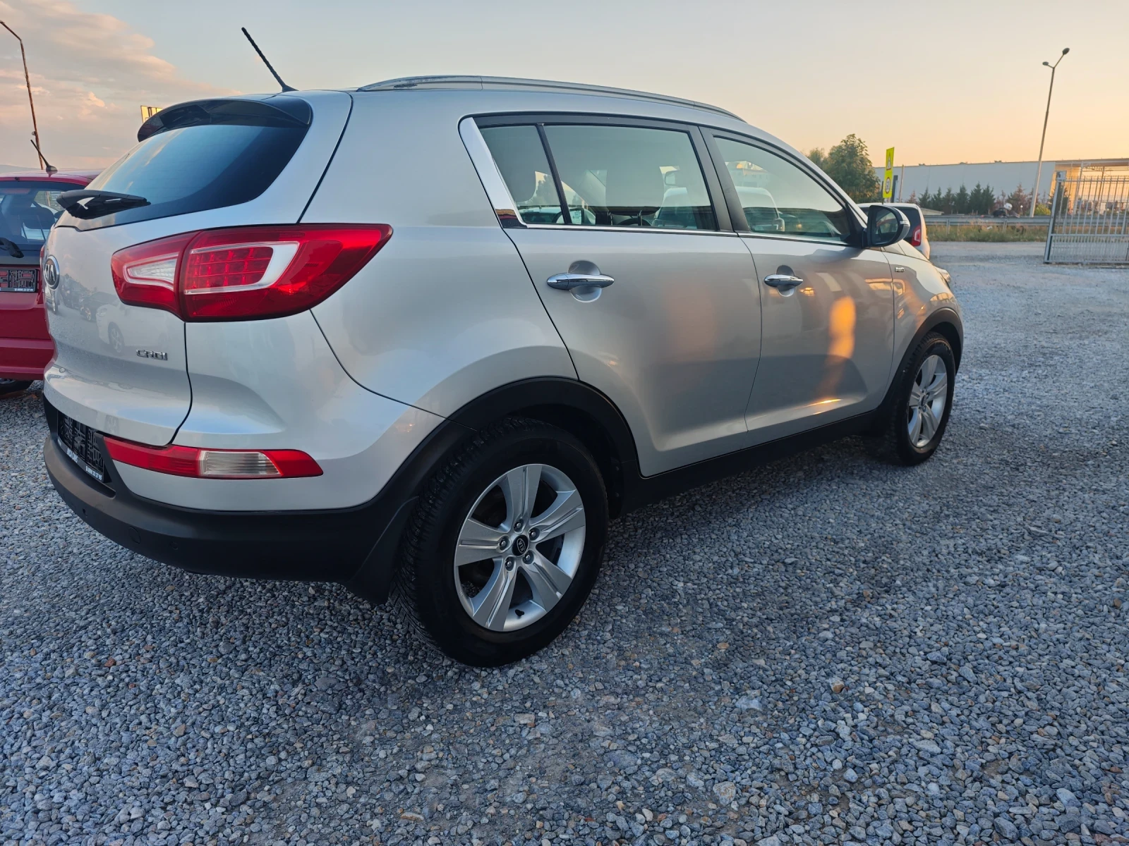 Kia Sportage 2.0 CRDI 4X4  - изображение 4