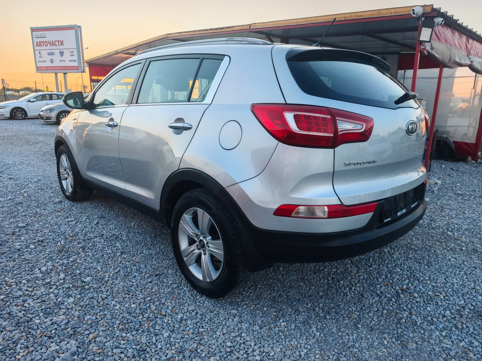 Kia Sportage 2.0 CRDI 4X4  - изображение 6