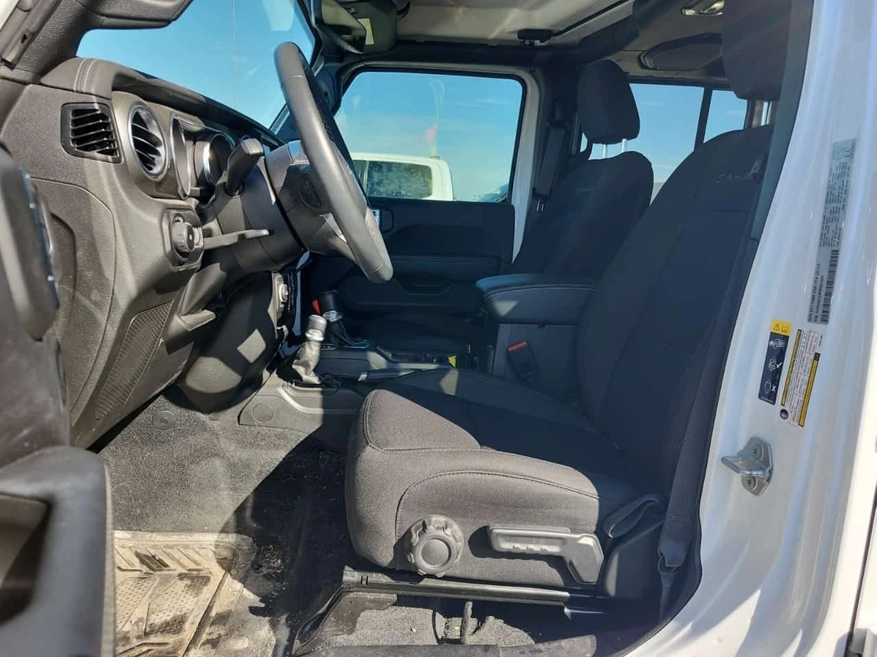 Jeep Wrangler * SAHARA * ПОДГРЕВ * ОТ ПРЕДСТАВИТЕЛСТВО , снимка 9 - Автомобили и джипове - 53799213