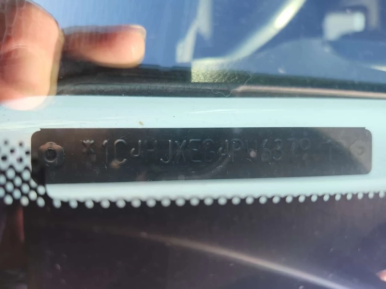 Jeep Wrangler * SAHARA * ПОДГРЕВ * ОТ ПРЕДСТАВИТЕЛСТВО , снимка 17 - Автомобили и джипове - 53799213