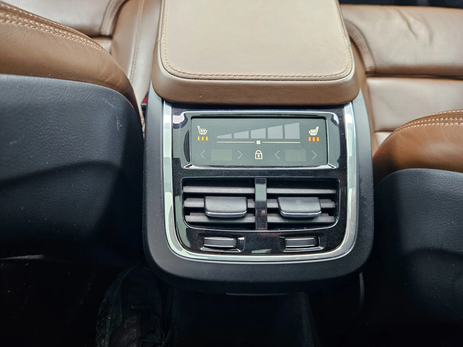 Volvo Xc90 T6AWD, снимка 16 - Автомобили и джипове - 54038368