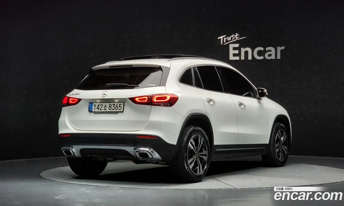 Mercedes-Benz GLA 250 ФИКСИРАНА ЦЕНА* Авто Кредит, снимка 3 - Автомобили и джипове - 54594674