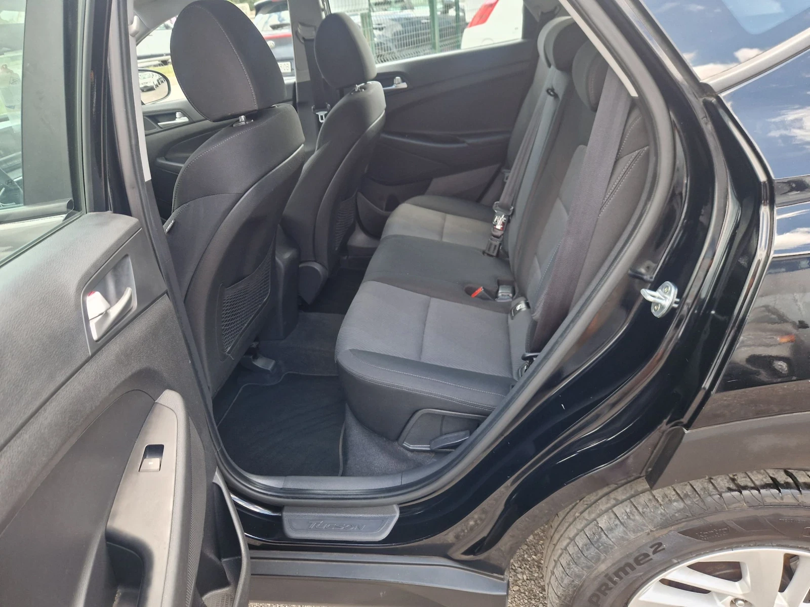 Hyundai Tucson 1.6i 16v 132HP. BLACK ITALIA, снимка 13 - Автомобили и джипове - 55296903
