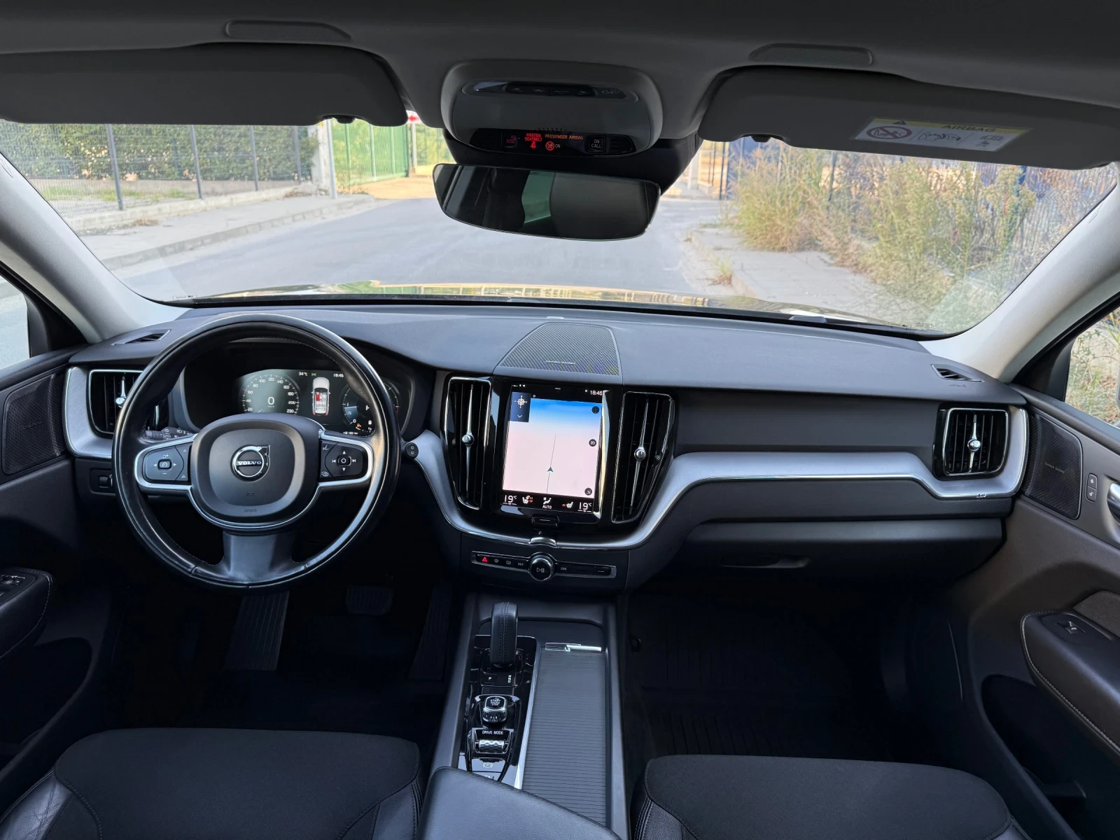 Volvo XC60 2.0 B5 AWD /Mild Hybrid/ПОДГРЕВ/HARMON KARDON/ИСТ, снимка 8 - Автомобили и джипове - 55643353