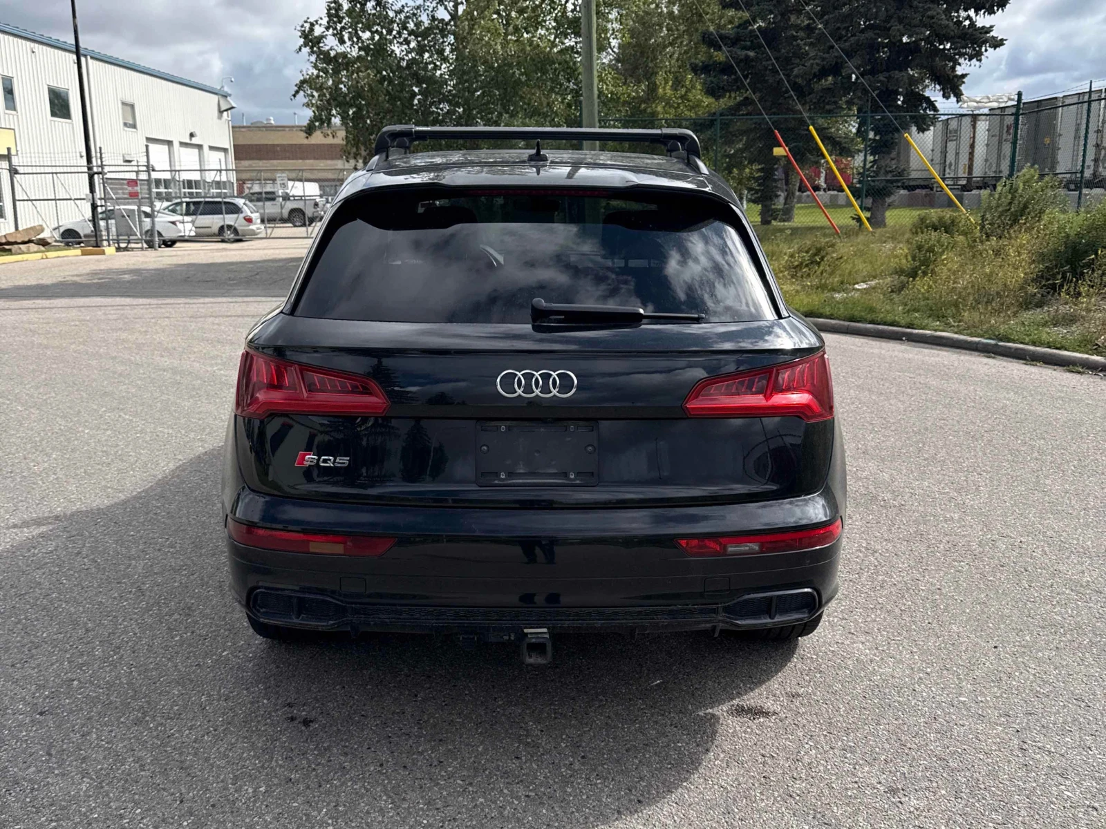 Audi SQ5 TECHNIK * ДИСТРОНИК* 360 КАМЕРА* DIAMOND SEATS* , снимка 5 - Автомобили и джипове - 56108312