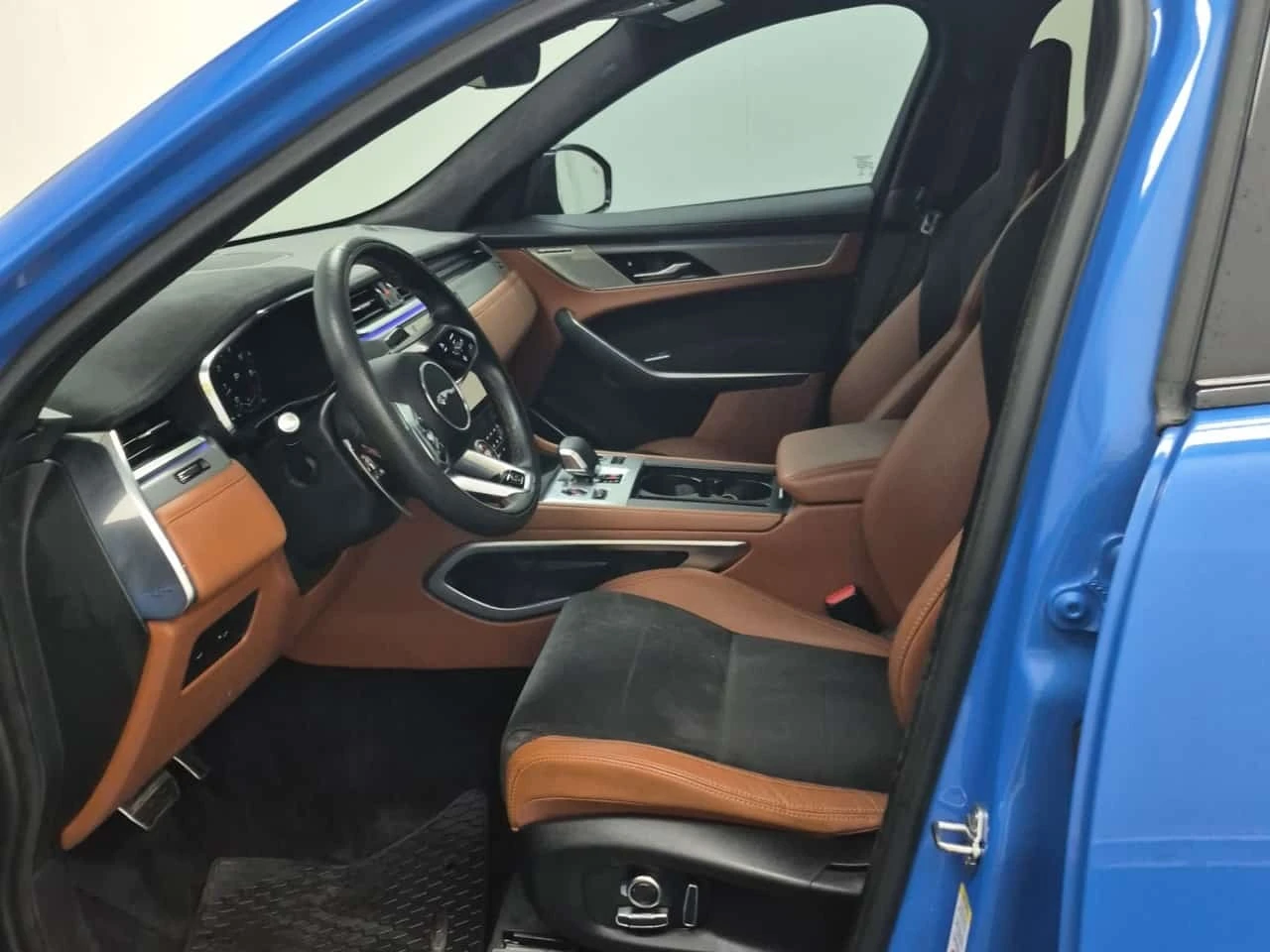 Jaguar F-PACE  SVR / CARFAX / ОТ ПРЕДСТАВИТЕЛСТВО , снимка 10 - Автомобили и джипове - 56310530