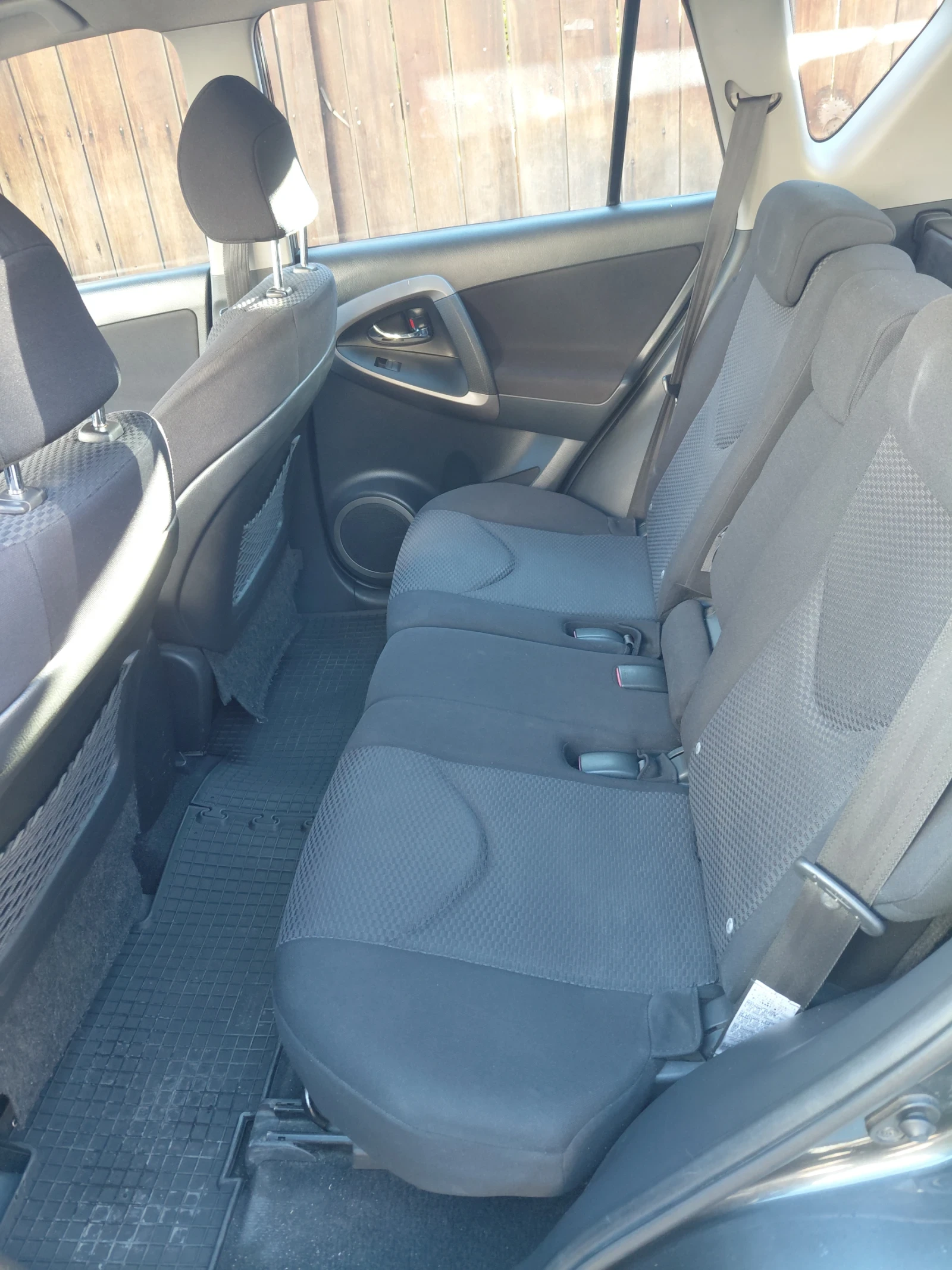 Toyota Rav4, снимка 4 - Автомобили и джипове - 56660780
