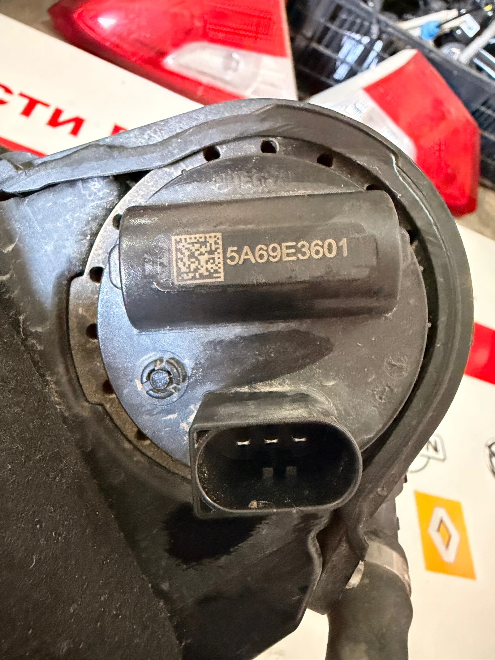 5A69E3601 Водна/циркулационна помпа  BMW IX1 U11  2023 5A69E3601, снимка 2 - Части - 54782808