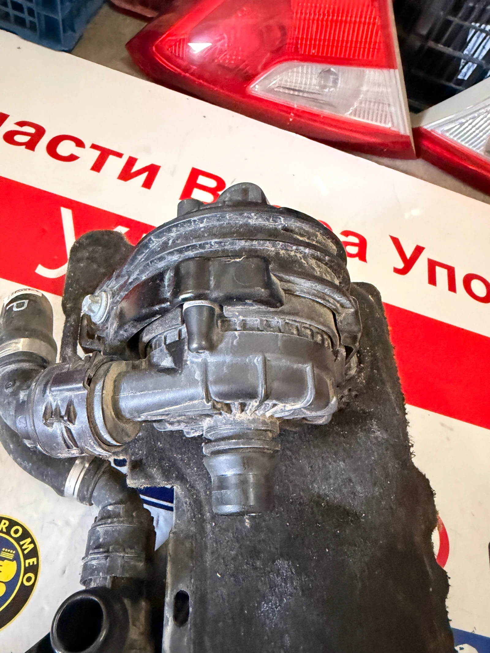 5A69E3601 Водна/циркулационна помпа  BMW IX1 U11  2023 5A69E3601, снимка 3 - Части - 54782808