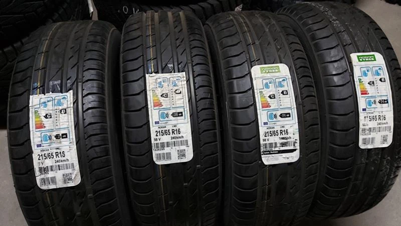 Гуми Летни 215/65R16, снимка 1 - Гуми и джанти - 28772343