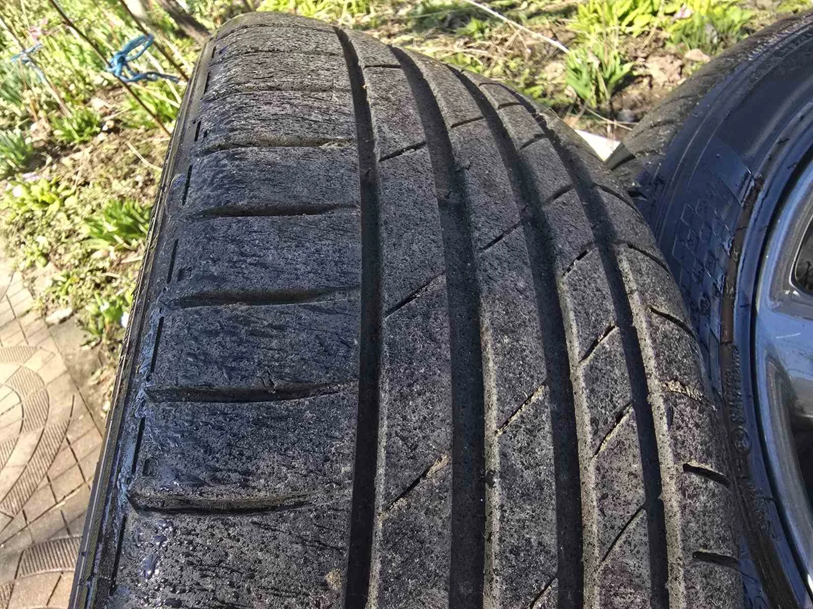 Гуми с джанти Kumho 215/50R17, снимка 2 - Гуми и джанти - 53664676