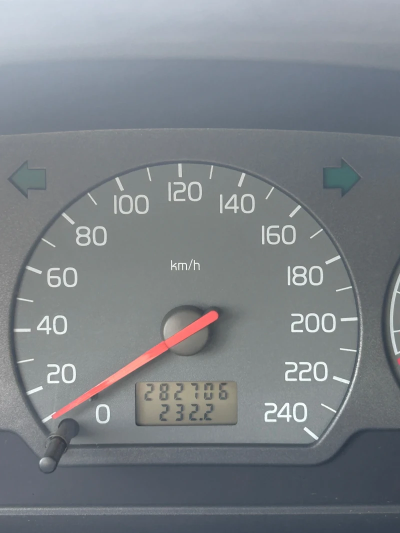 Volvo S40, снимка 6 - Автомобили и джипове - 52499989