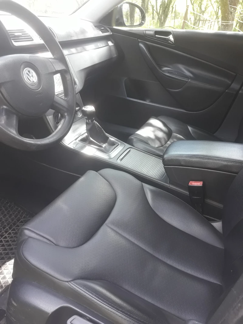 VW Passat, снимка 11 - Автомобили и джипове - 52891370