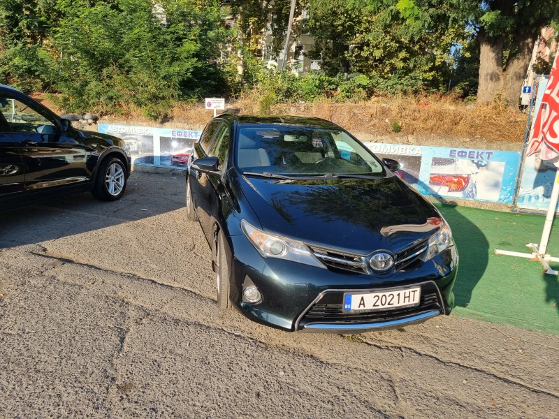 Toyota Auris 1.6 Luna Бензин - Газ, снимка 2 - Автомобили и джипове - 51571596