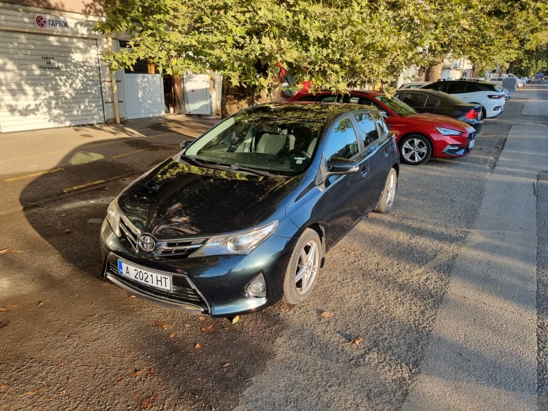 Toyota Auris 1.6 Luna Бензин - Газ