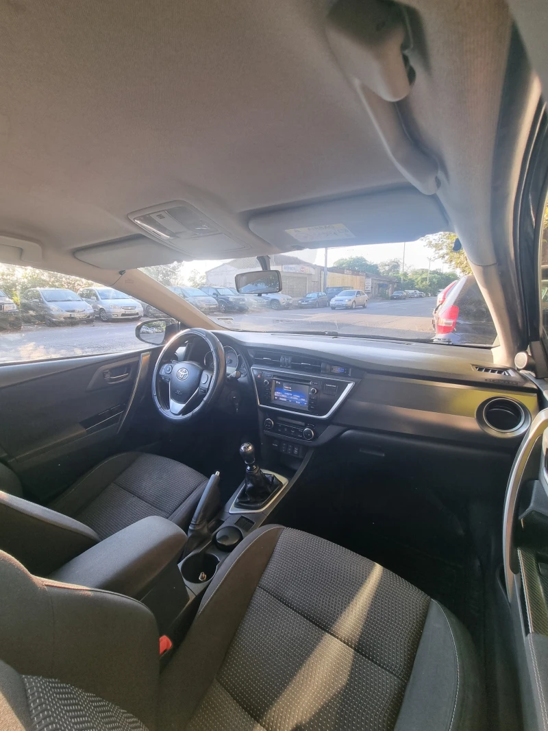 Toyota Auris 1.6 Luna Бензин - Газ, снимка 11 - Автомобили и джипове - 51571596