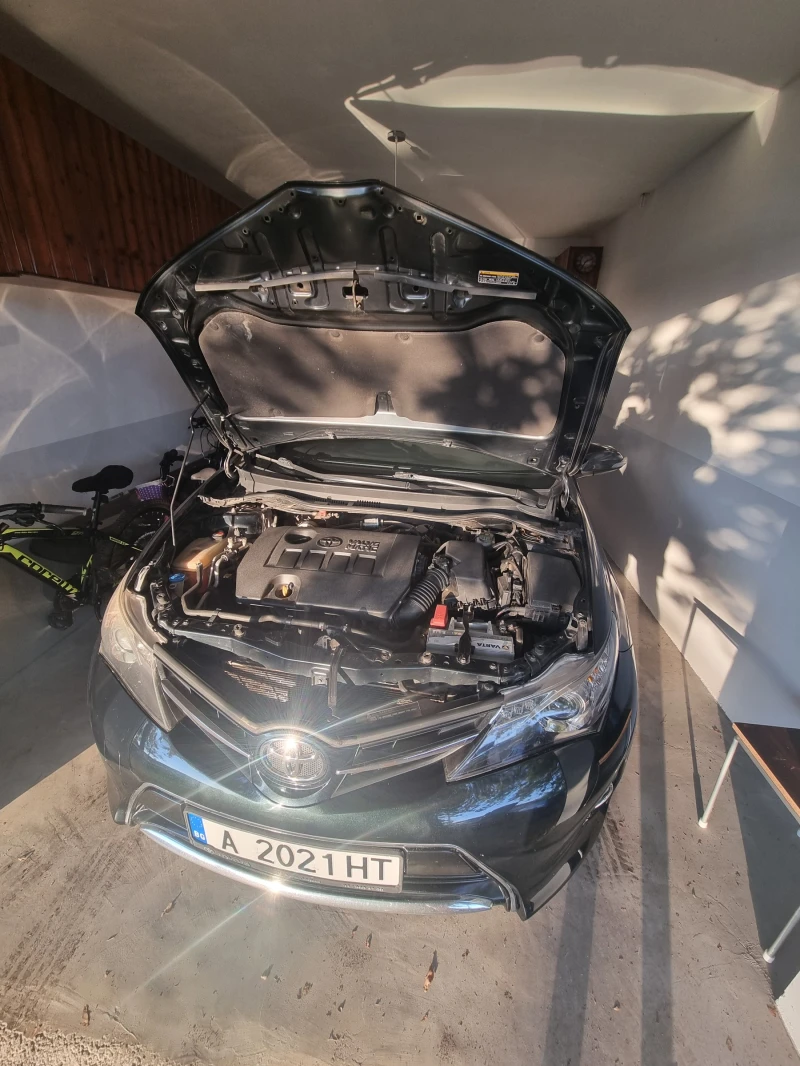Toyota Auris 1.6 Luna Бензин - Газ, снимка 12 - Автомобили и джипове - 51571596
