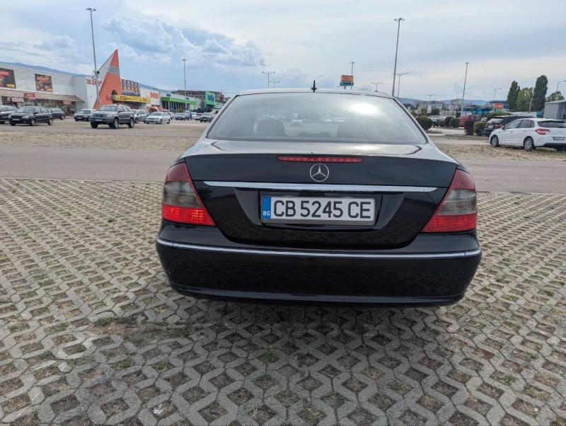 Mercedes-Benz E 220, снимка 5 - Автомобили и джипове - 52284882
