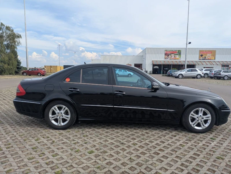 Mercedes-Benz E 220, снимка 7 - Автомобили и джипове - 52284882