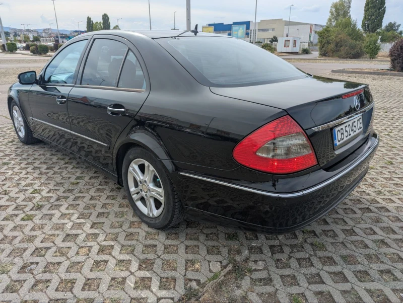 Mercedes-Benz E 220, снимка 4 - Автомобили и джипове - 52284882