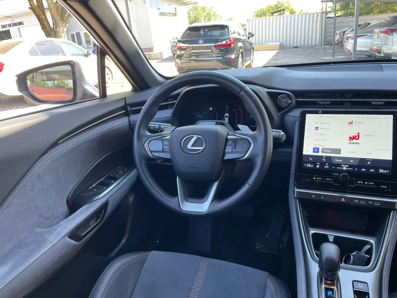 Lexus LBX AWD/HUD/BSM/Гаранционен , снимка 10 - Автомобили и джипове - 51764777