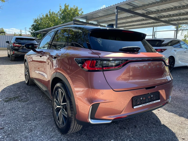 Lexus LBX AWD/HUD/BSM/Гаранционен , снимка 7 - Автомобили и джипове - 51764777