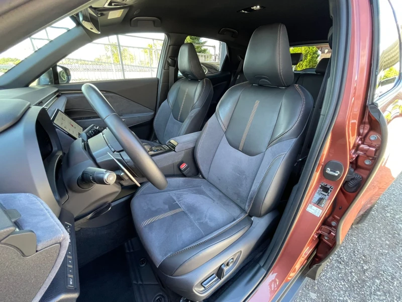 Lexus LBX AWD/HUD/BSM/Гаранционен , снимка 13 - Автомобили и джипове - 51764777