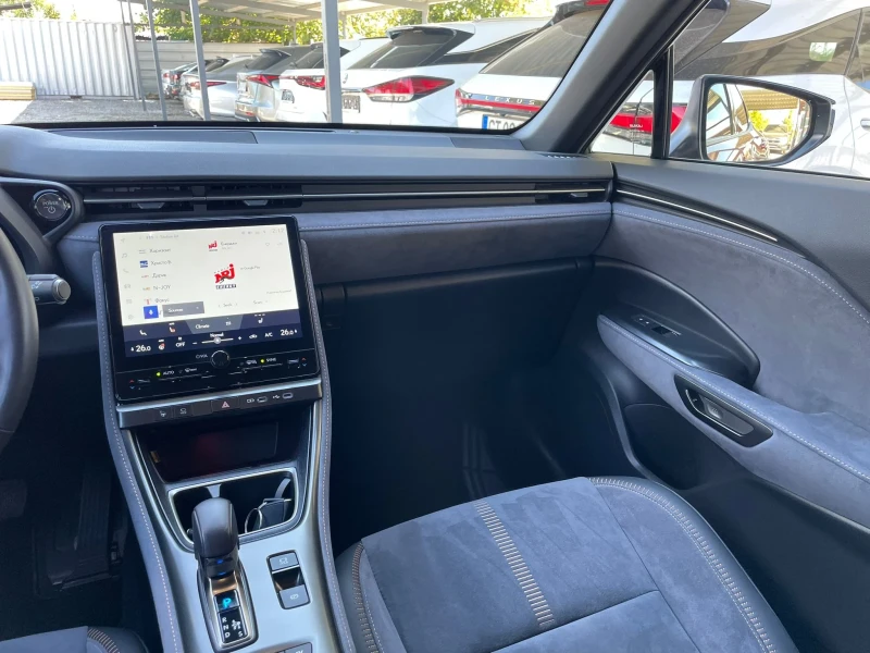 Lexus LBX AWD/HUD/BSM/Гаранционен , снимка 12 - Автомобили и джипове - 51764777