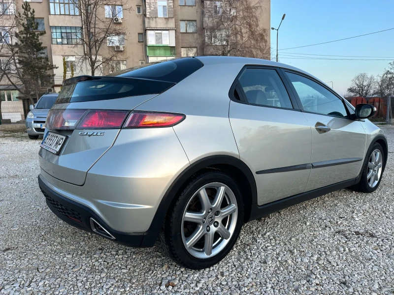 Honda Civic 1.8VTEC//NAVI//EXECUTIVE, снимка 6 - Автомобили и джипове - 52817254