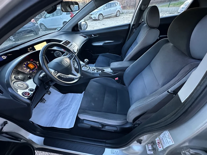 Honda Civic 1.8VTEC//NAVI//EXECUTIVE, снимка 10 - Автомобили и джипове - 52817254