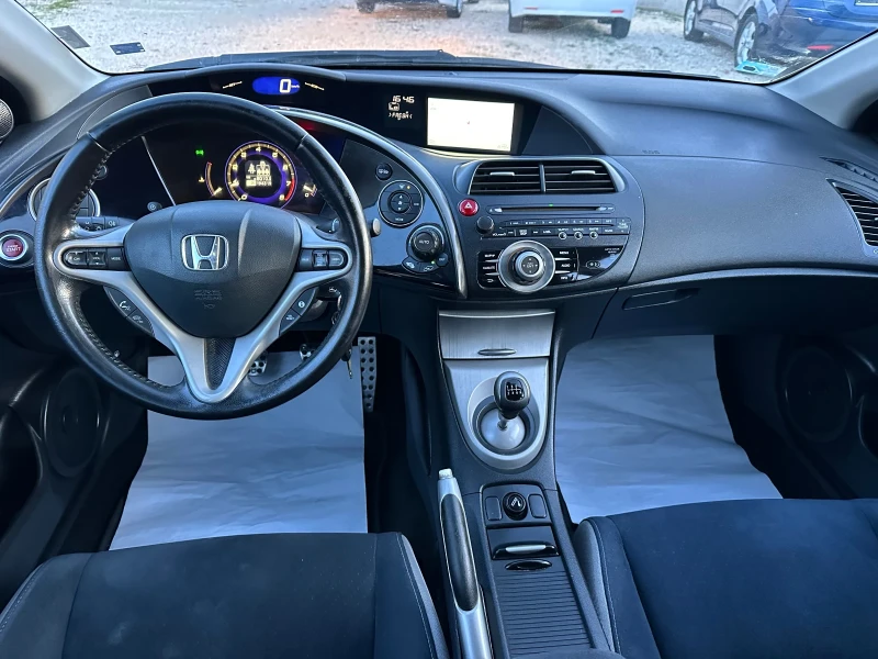 Honda Civic 1.8VTEC//NAVI//EXECUTIVE, снимка 11 - Автомобили и джипове - 52817254