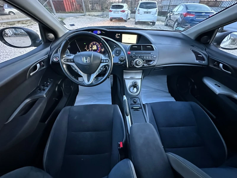 Honda Civic 1.8VTEC//NAVI//EXECUTIVE, снимка 12 - Автомобили и джипове - 52817254