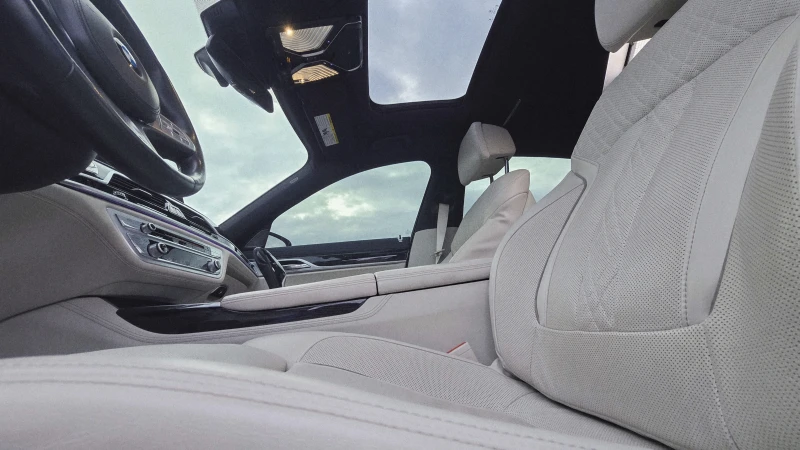 BMW 750 LCI XDRIVE M PACK, снимка 12 - Автомобили и джипове - 53457546