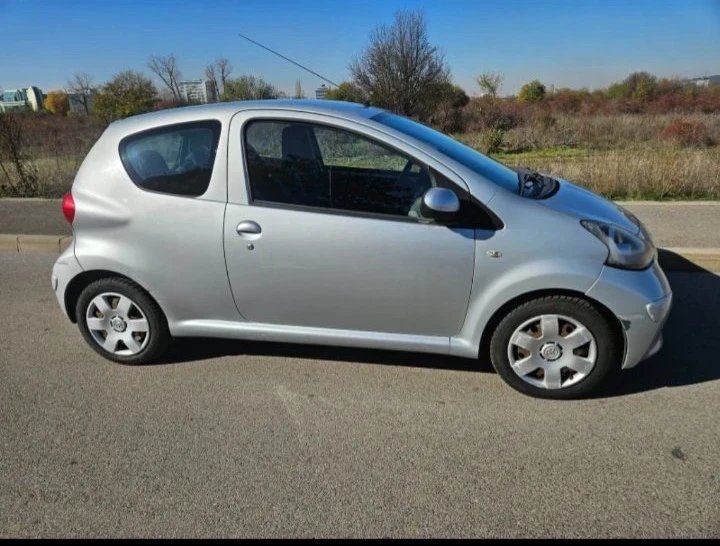 Toyota Aygo, снимка 12 - Автомобили и джипове - 53250723