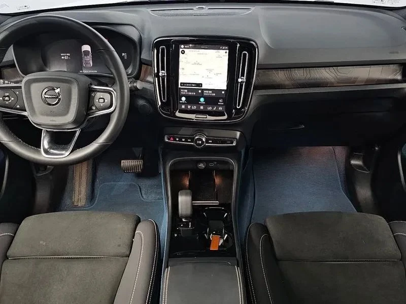 Volvo C40, снимка 13 - Автомобили и джипове - 56687995