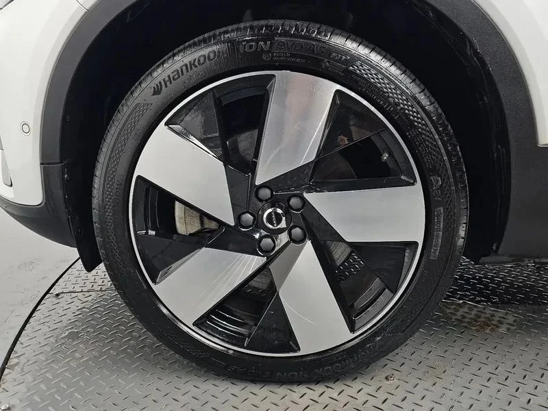 Volvo C40, снимка 10 - Автомобили и джипове - 56687995